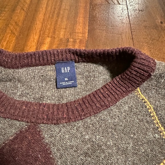 GAP ARGYLE SWEATER - Picture 2 of 2